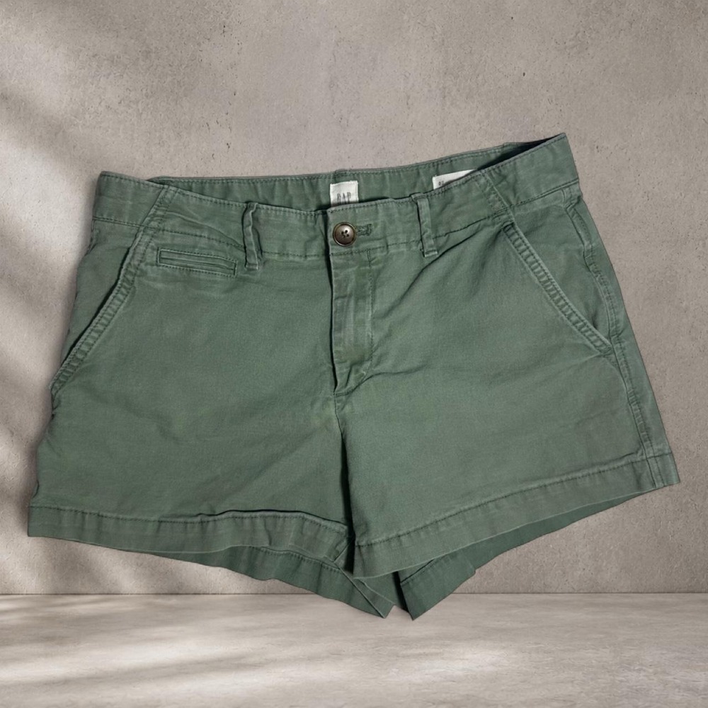 Gap green summer shorts Size 02